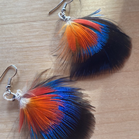 Feather Earrings Handmade by Indigenous Women Amazon Rainforest, Ecuador - Picture 4 of 5